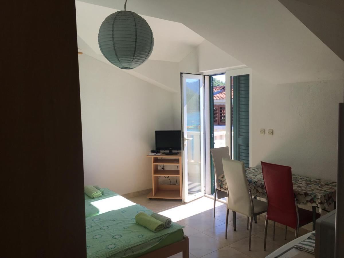 Apartmani Domenika Žuljana Zewnętrze zdjęcie