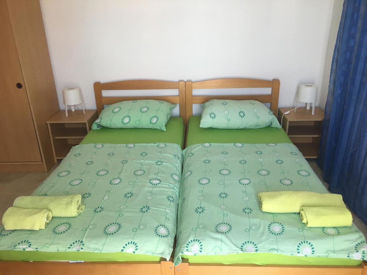 Apartmani Domenika Žuljana Zewnętrze zdjęcie