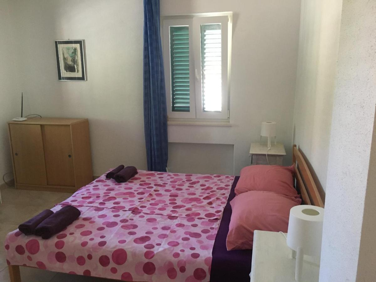 Apartmani Domenika Žuljana Zewnętrze zdjęcie