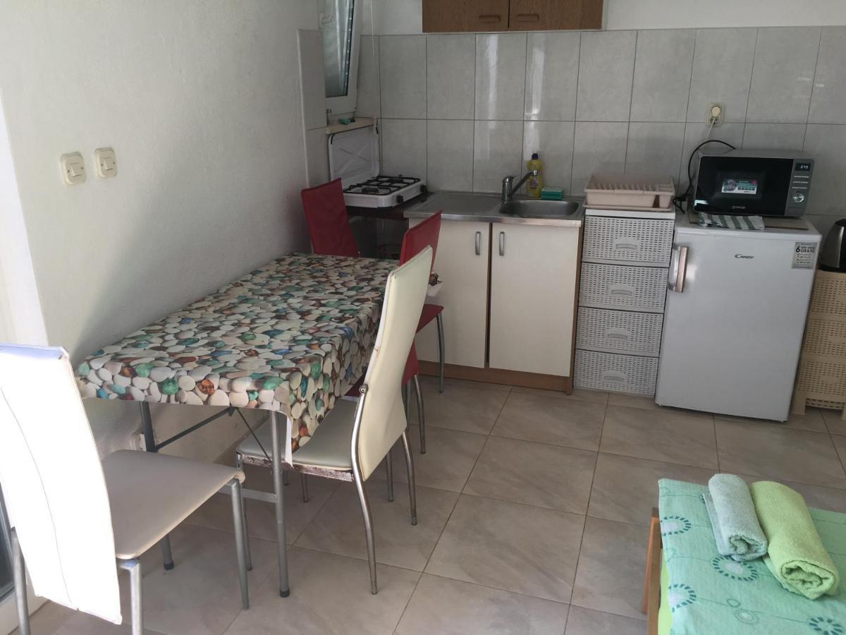 Apartmani Domenika Žuljana Zewnętrze zdjęcie